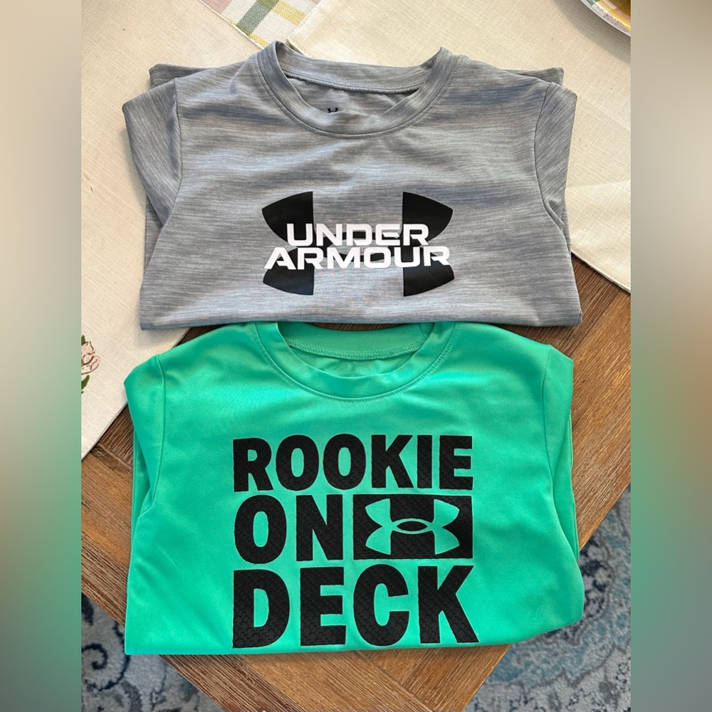 Under armour boys t-shirt size 4